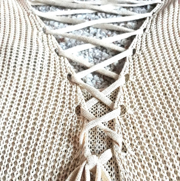 Tan tank top with tie back - Picture 3 of 5